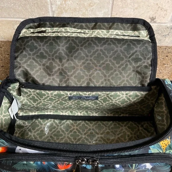 Lug Trolley Cosmetic Case - Picture 6 of 12